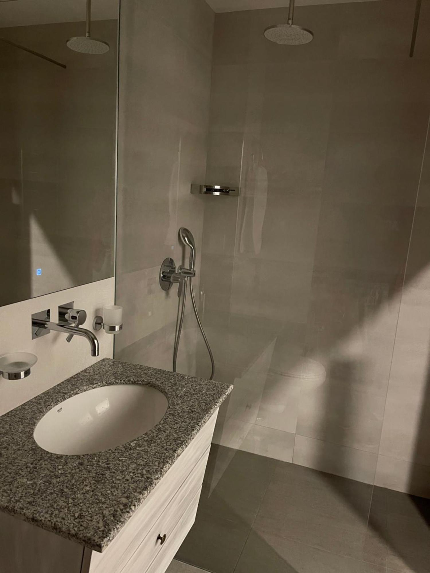 Yerevan Downtown Luxe Apartment ภายนอก รูปภาพ
