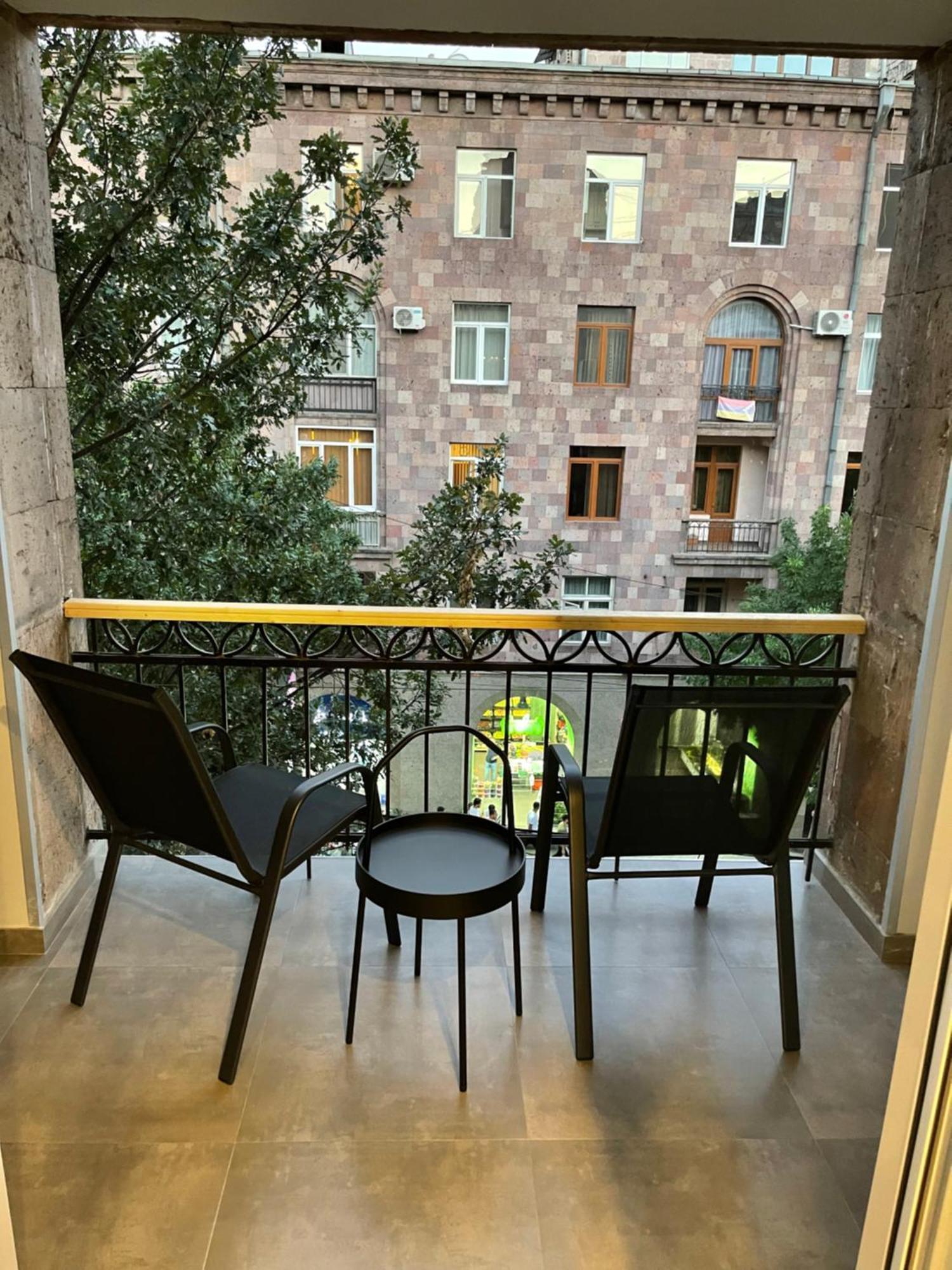 Yerevan Downtown Luxe Apartment ภายนอก รูปภาพ