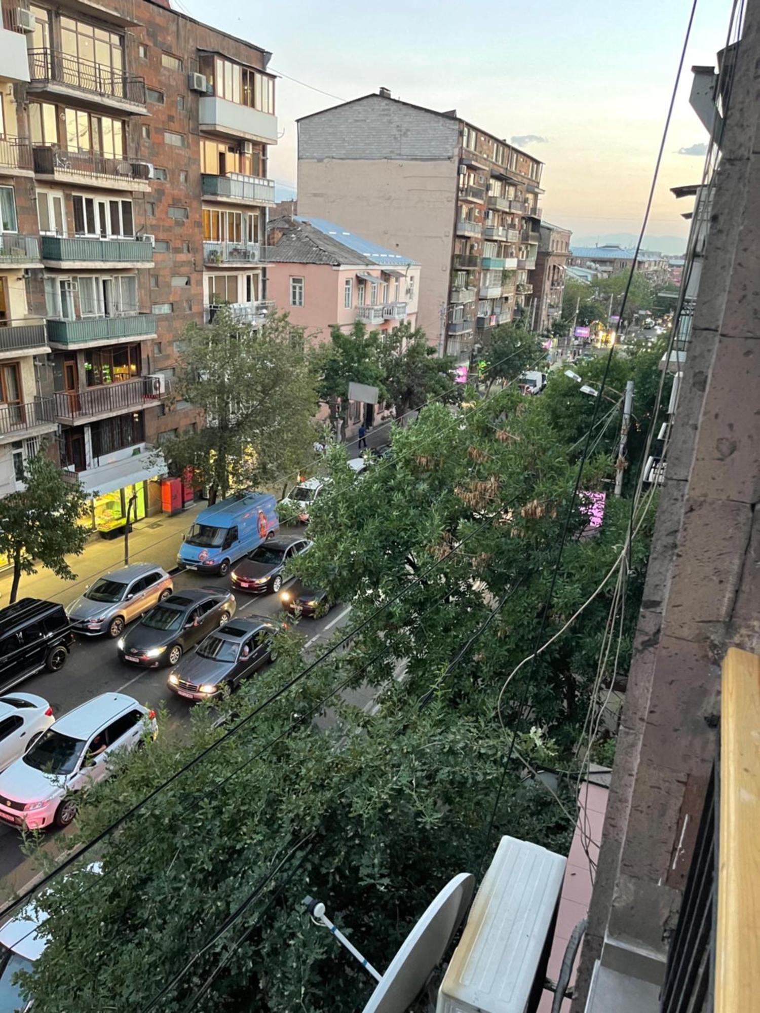 Yerevan Downtown Luxe Apartment ภายนอก รูปภาพ